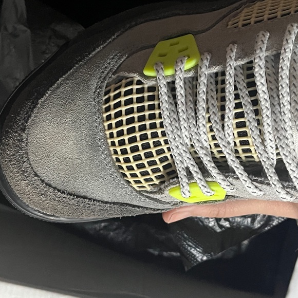 Air Jordan 4 Retro SE (GS) 100% Authentic - Picture 8 of 17